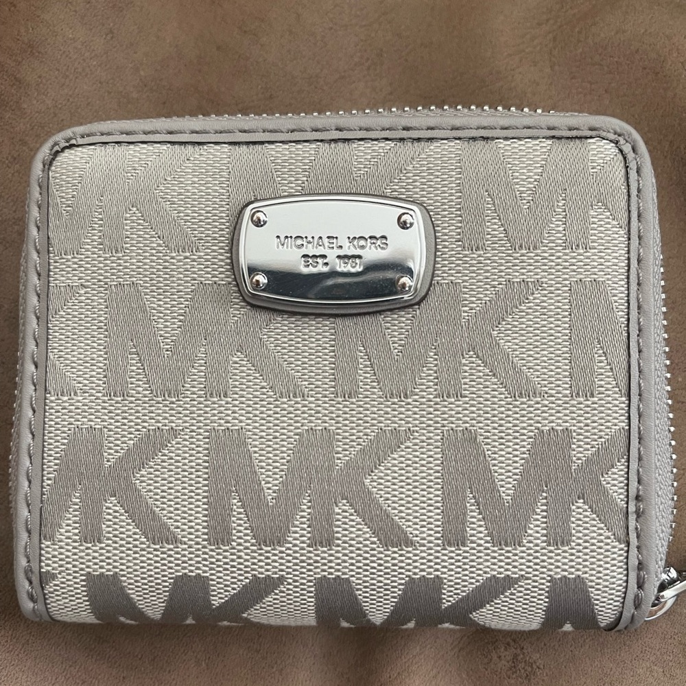 Michael Kors Jet Set Bifold - Light Grey